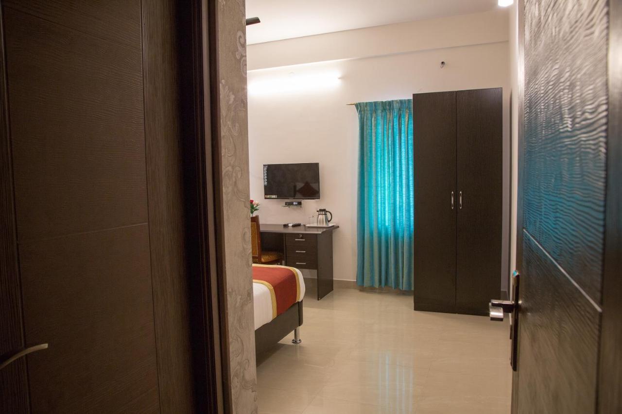 Oyo 8737 King Suites Bengalúr Exteriér fotografie